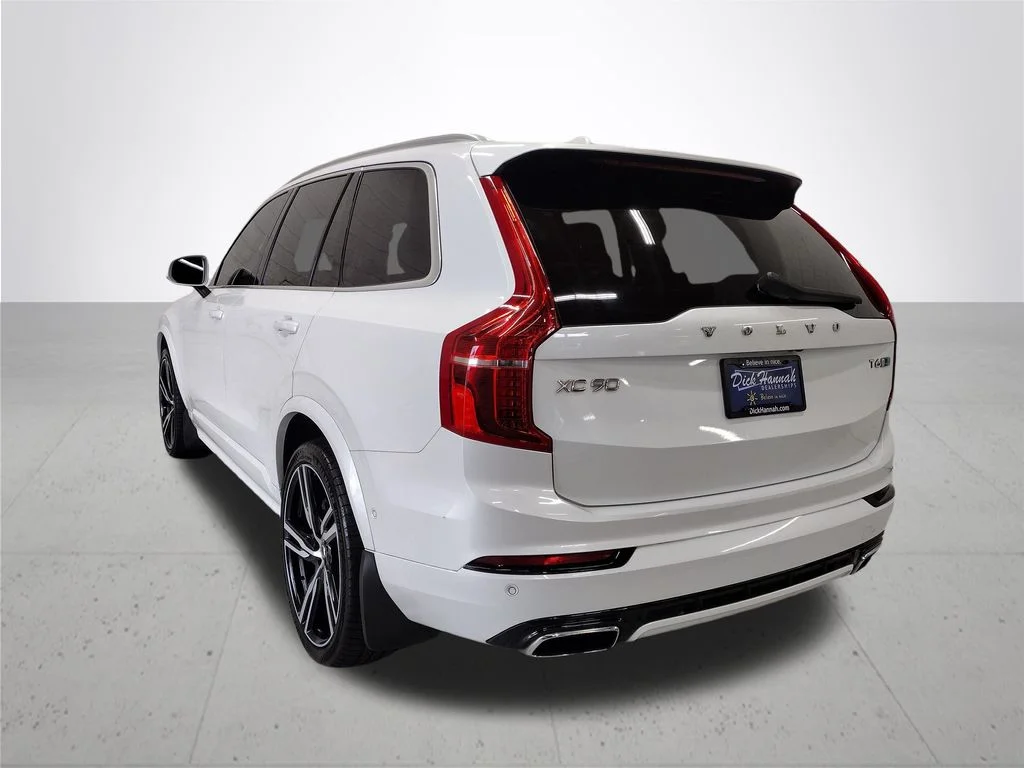 Used 2019 White Volvo T6 R-Design image 11