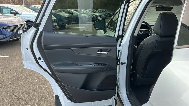 New 2026 White Nissan Platinum image 22