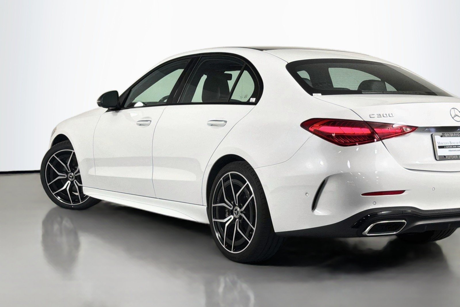 Certified Used 2024 MANUFAKTUR Moonlight White Metallic Mercedes-Benz C 300 image 15