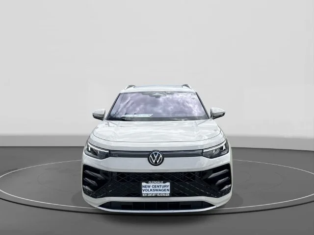 2026 Volkswagen Tiguan photo 2
