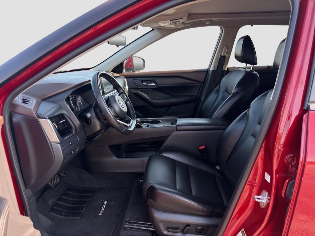 Used 2022 Red Nissan SV FWD image 9