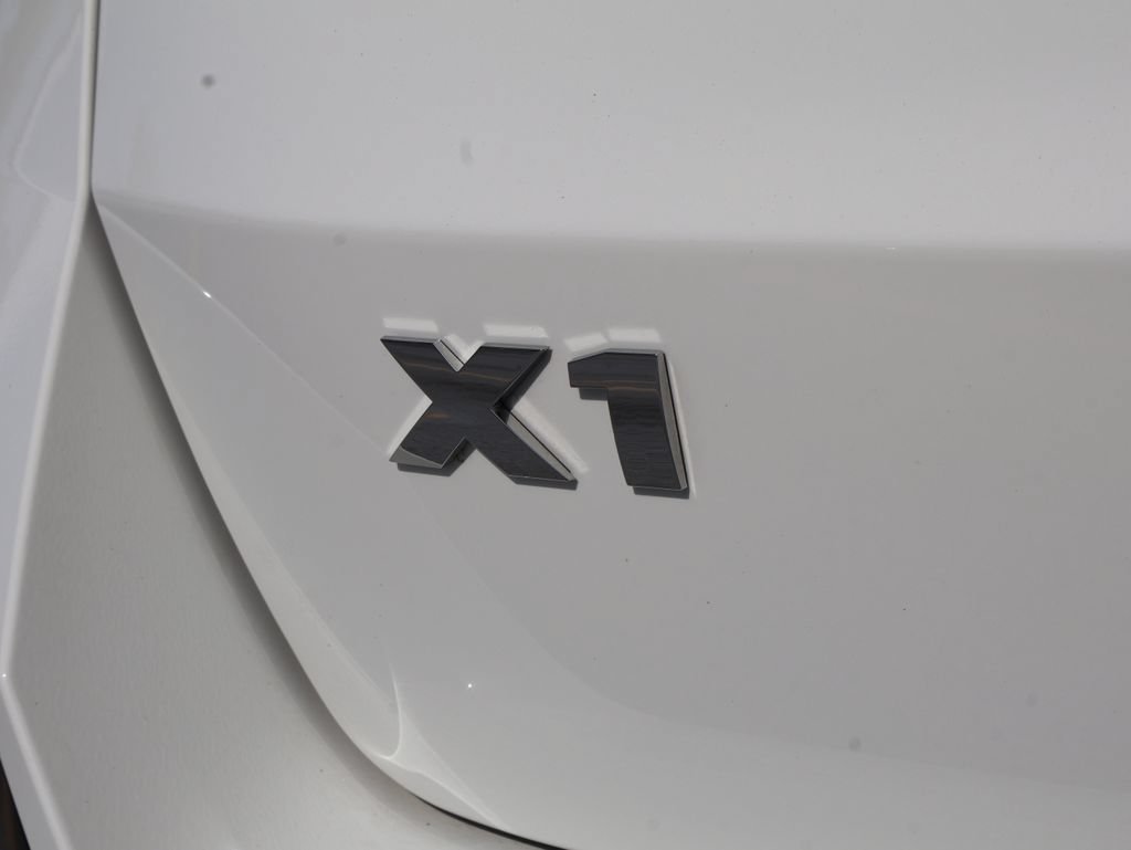 Used 2026 Alpine White BMW M35i image 8