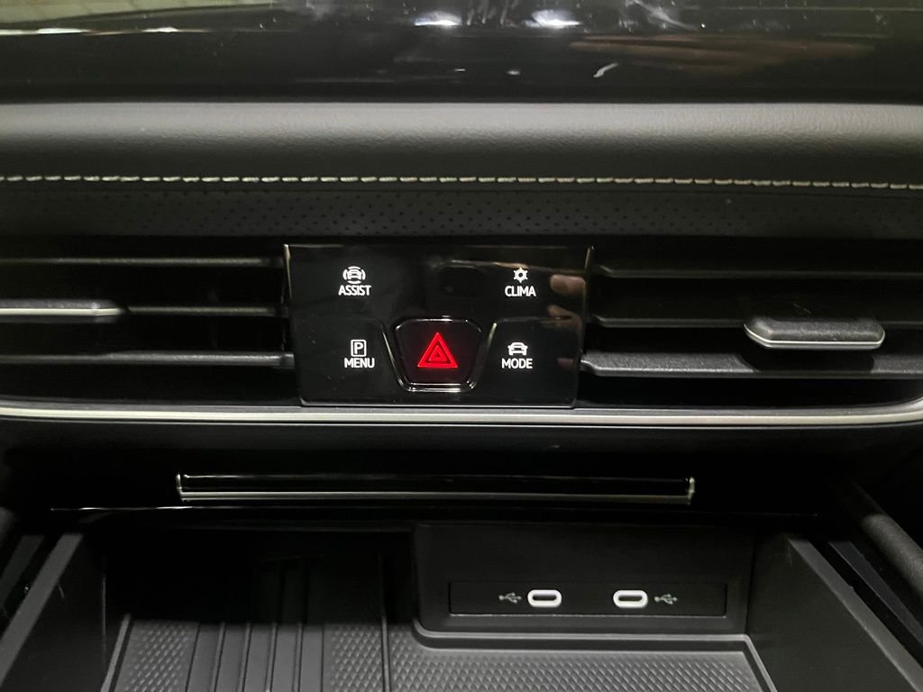 New 2026 Silver Volkswagen 2.0T SE w/Technology image 15