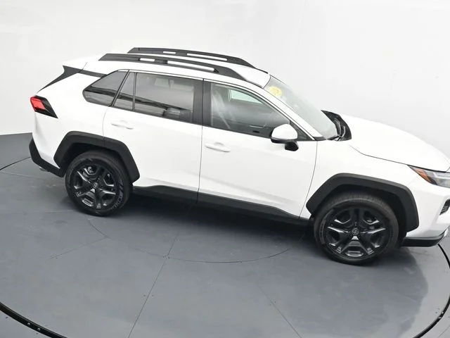 Used 2024  Toyota Adventure image 26