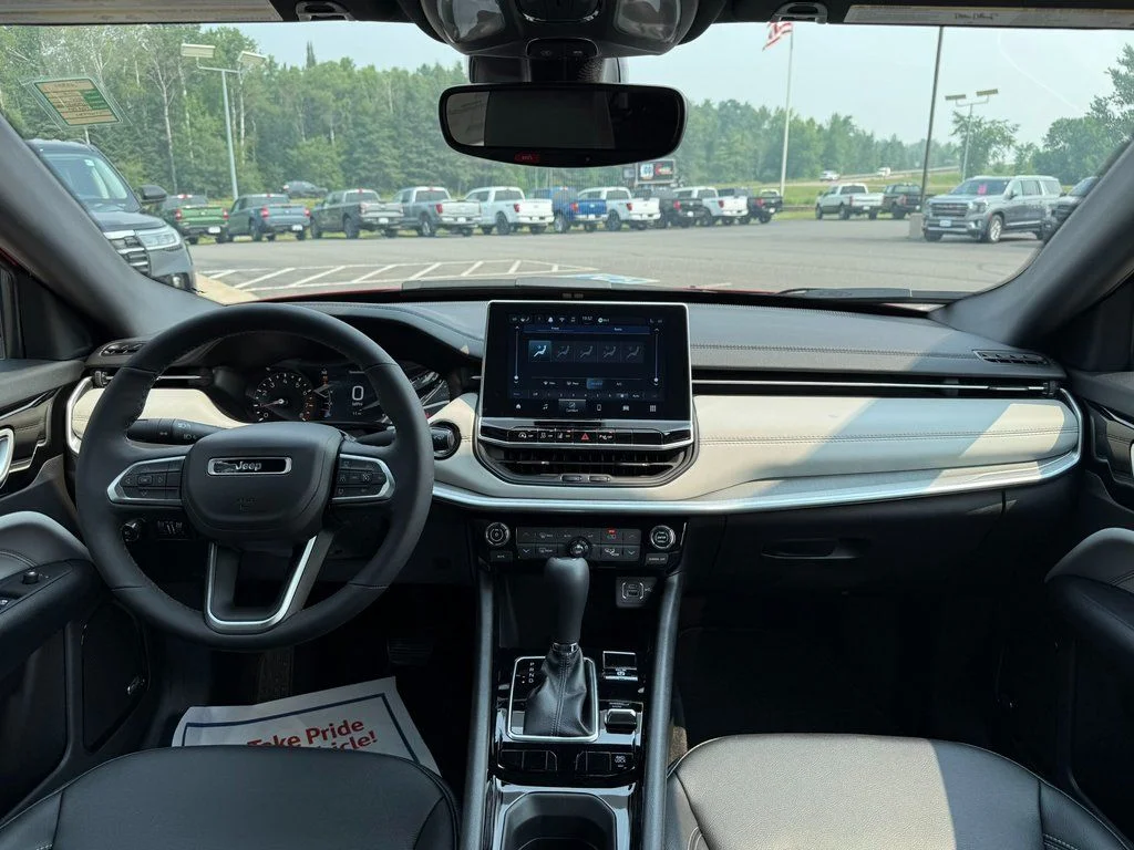 2025 Jeep Compass Limited - Photo 13