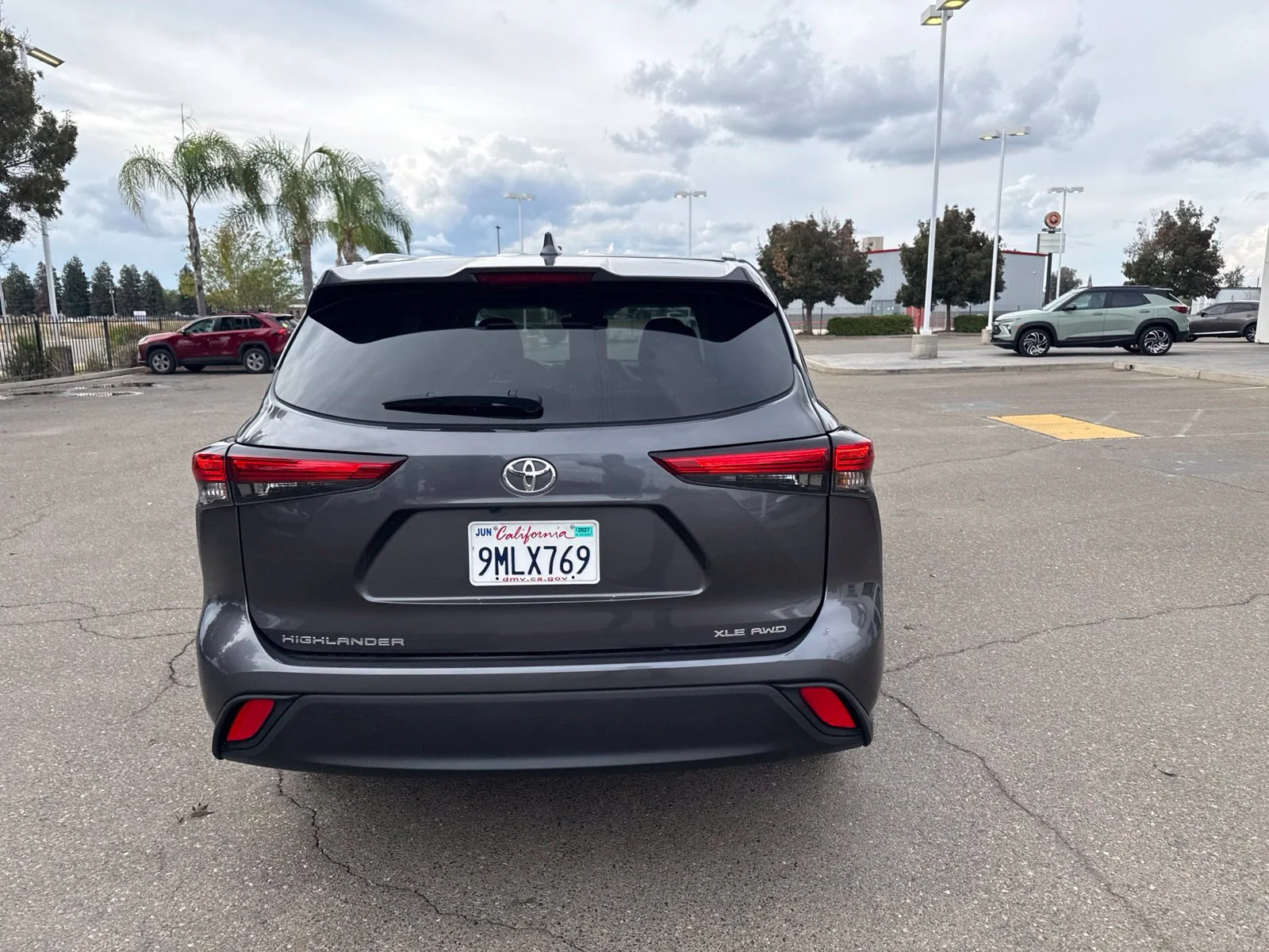 Used 2023 Gray Toyota XLE image 4