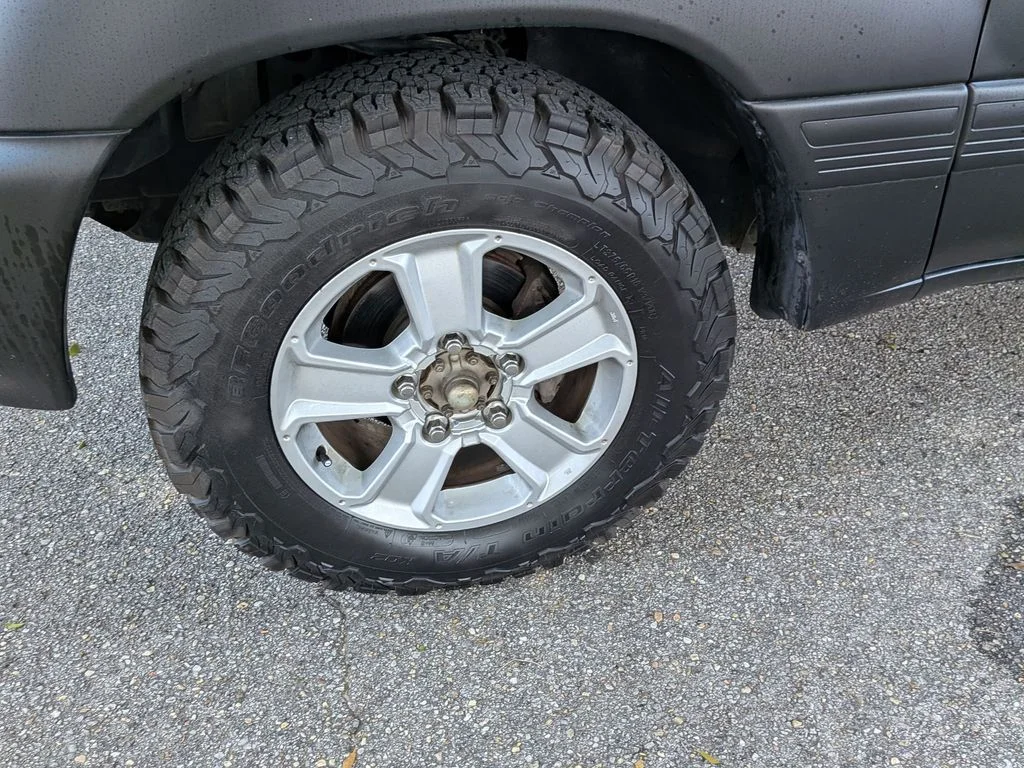 Used 2002 Green Toyota Base image 12