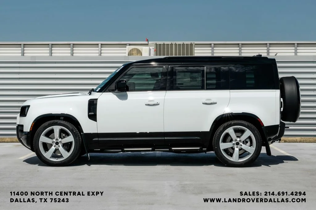 New 2026 Fuji White Land Rover X-Dynamic SE image 15