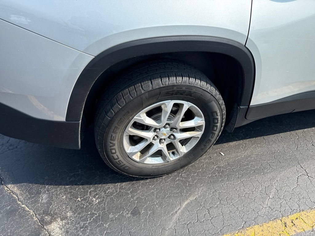 Used 2018 SILVER ICE METALLIC Chevrolet LT Cloth image 7