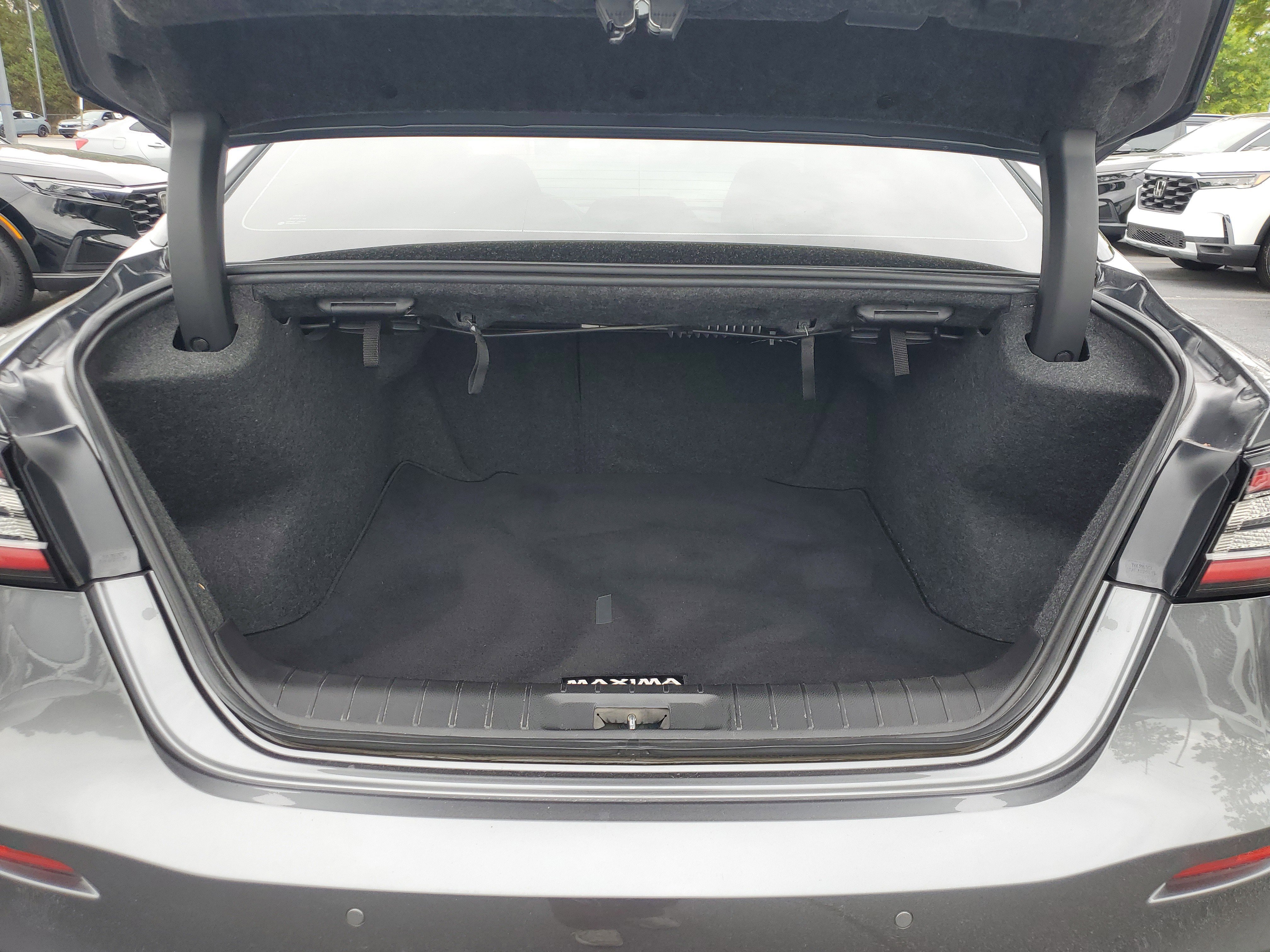 Used 2023 Gun Metallic Nissan SR image 7