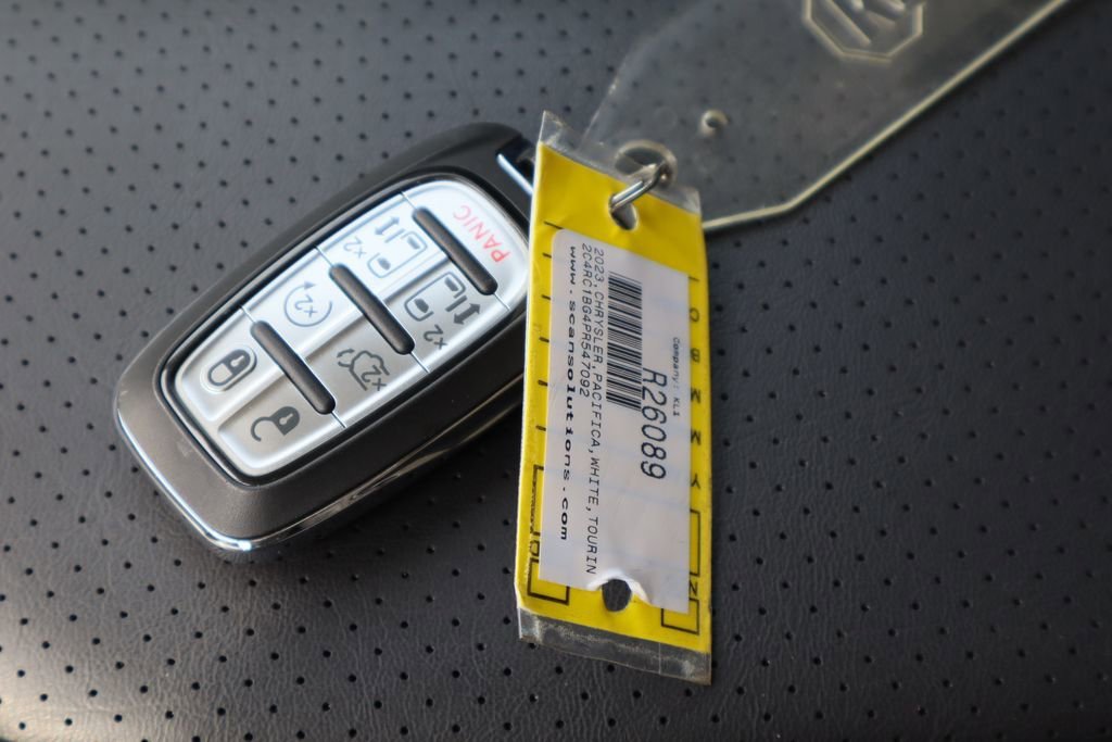 2023 Chrysler Pacifica Touring L - Photo 32