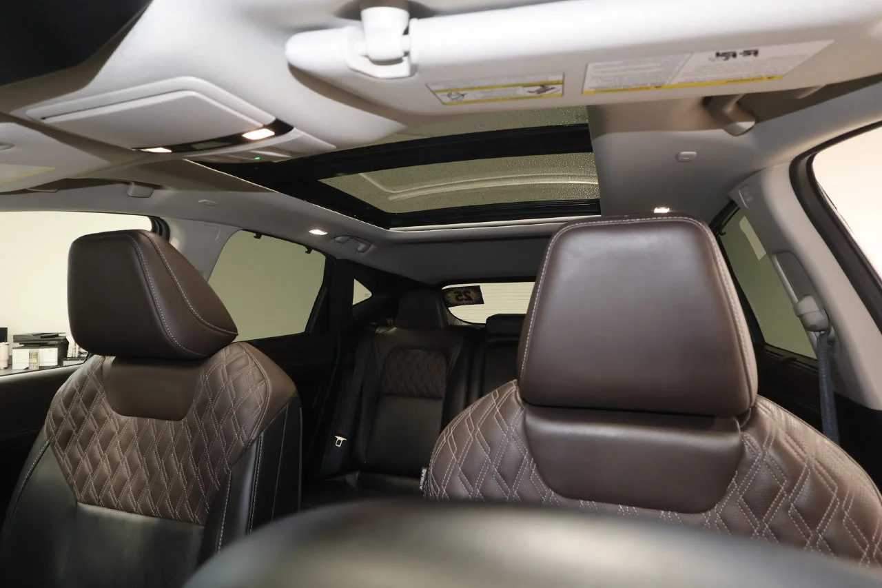 Used 2025 Gold Nissan Platinum image 18