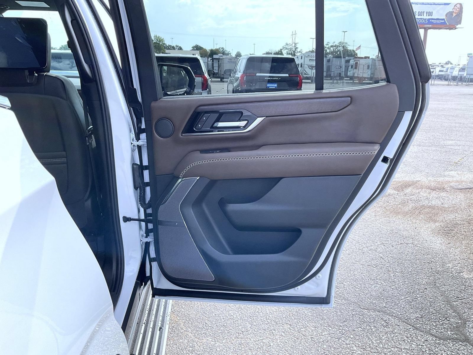 New 2026 Glacier White Tricoat GMC Denali Ultimate image 17