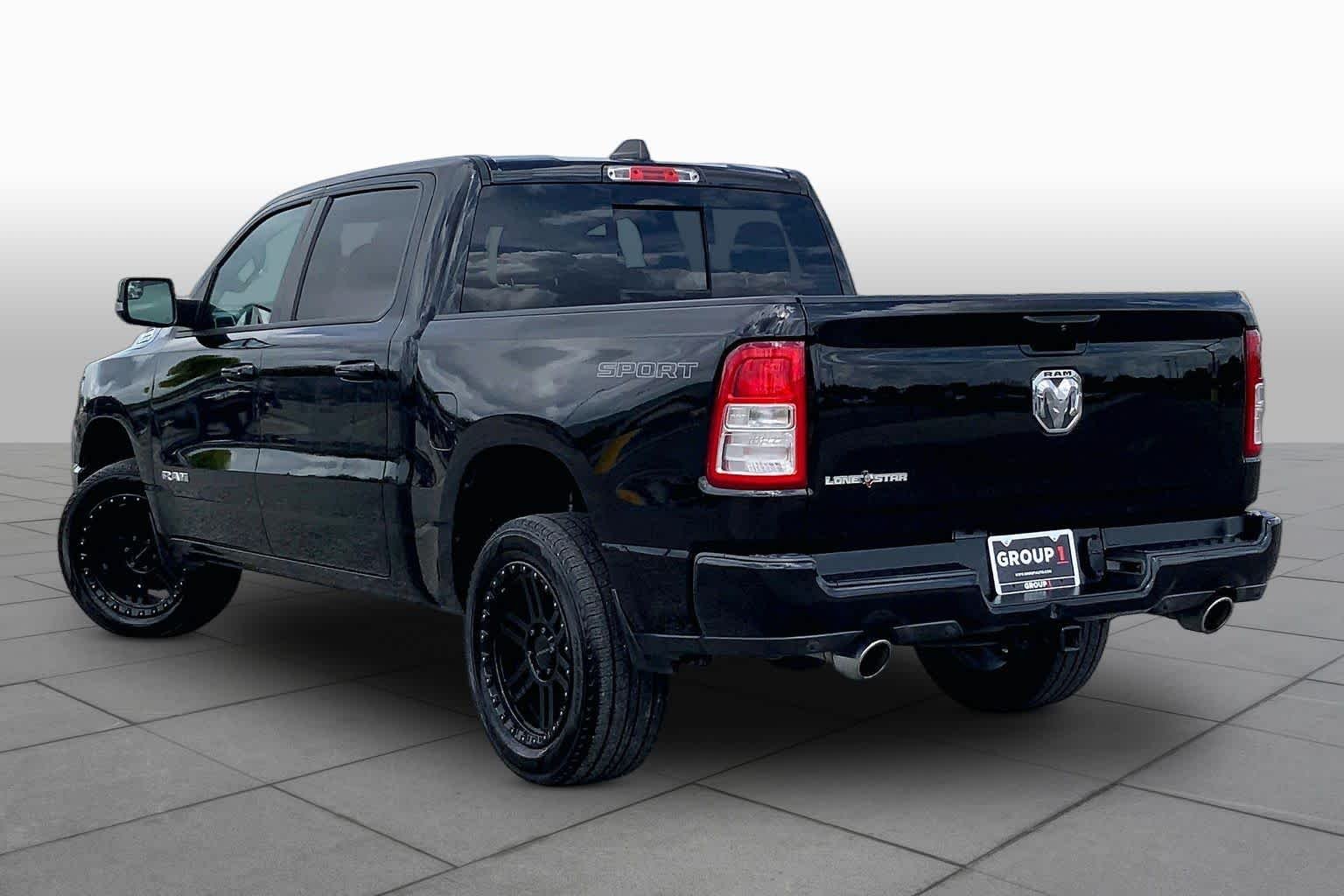 Used 2022 Diamond Black Crystal Pearlcoat Ram Lone Star image 12
