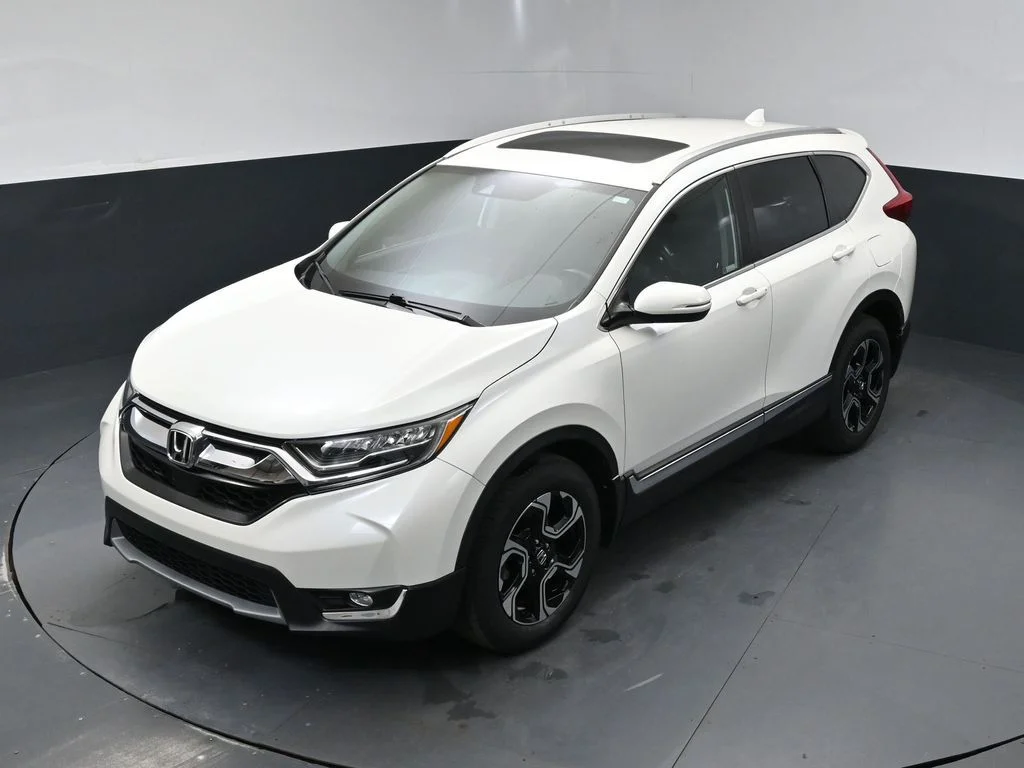 Certified Used 2018 White Honda Touring image 36