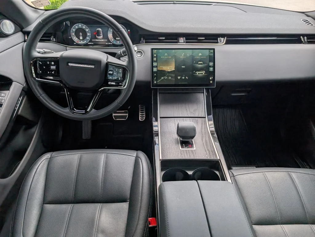 Certified Used 2024 White Land Rover Dynamic image 11