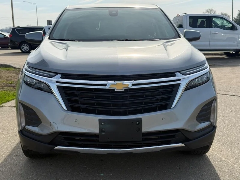 Used 2024 Sterling Gray Metallic Chevrolet AWD 4dr LT w/1LT image 9