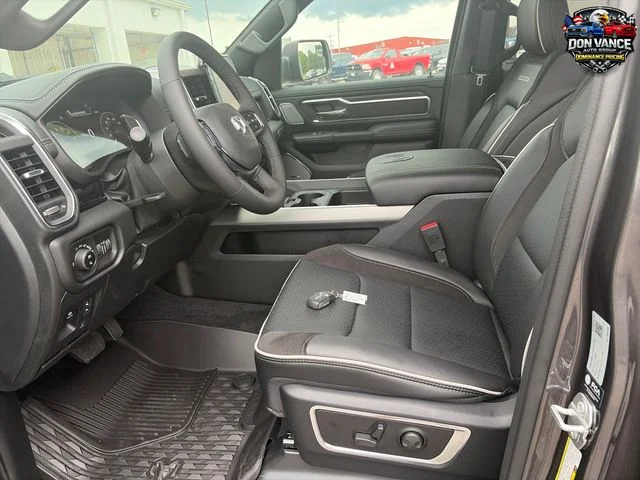 New 2026 Granite Crystal Metallic Clear-Coat Exterior Paint RAM Laramie image 17