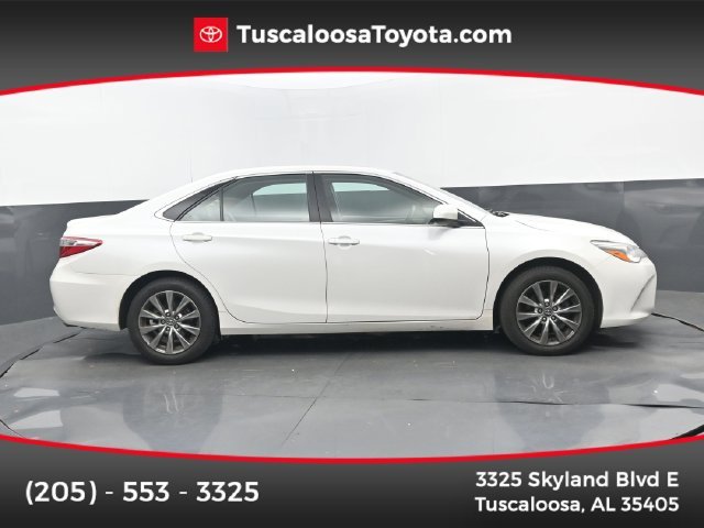 Used 2017 Blizzard Pearl Toyota XLE image 1
