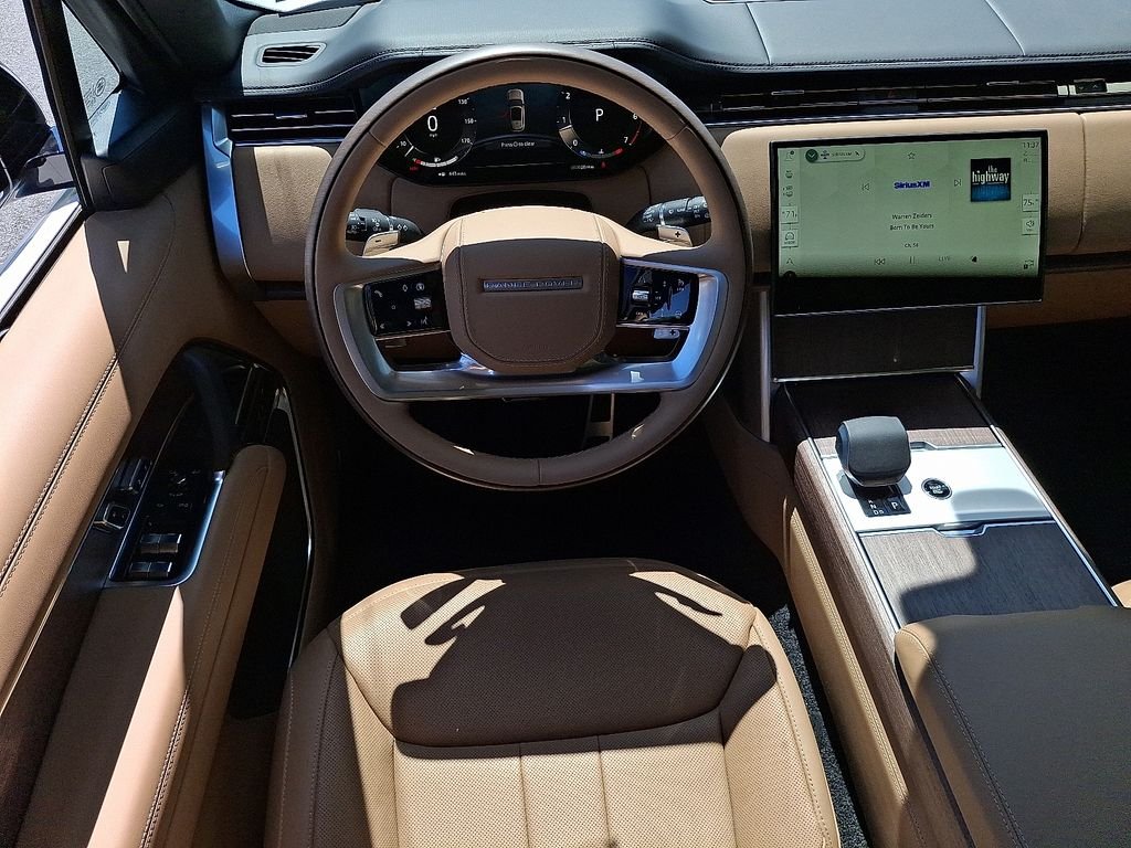 New 2026 Ostuni Pearl White Land Rover SE image 7