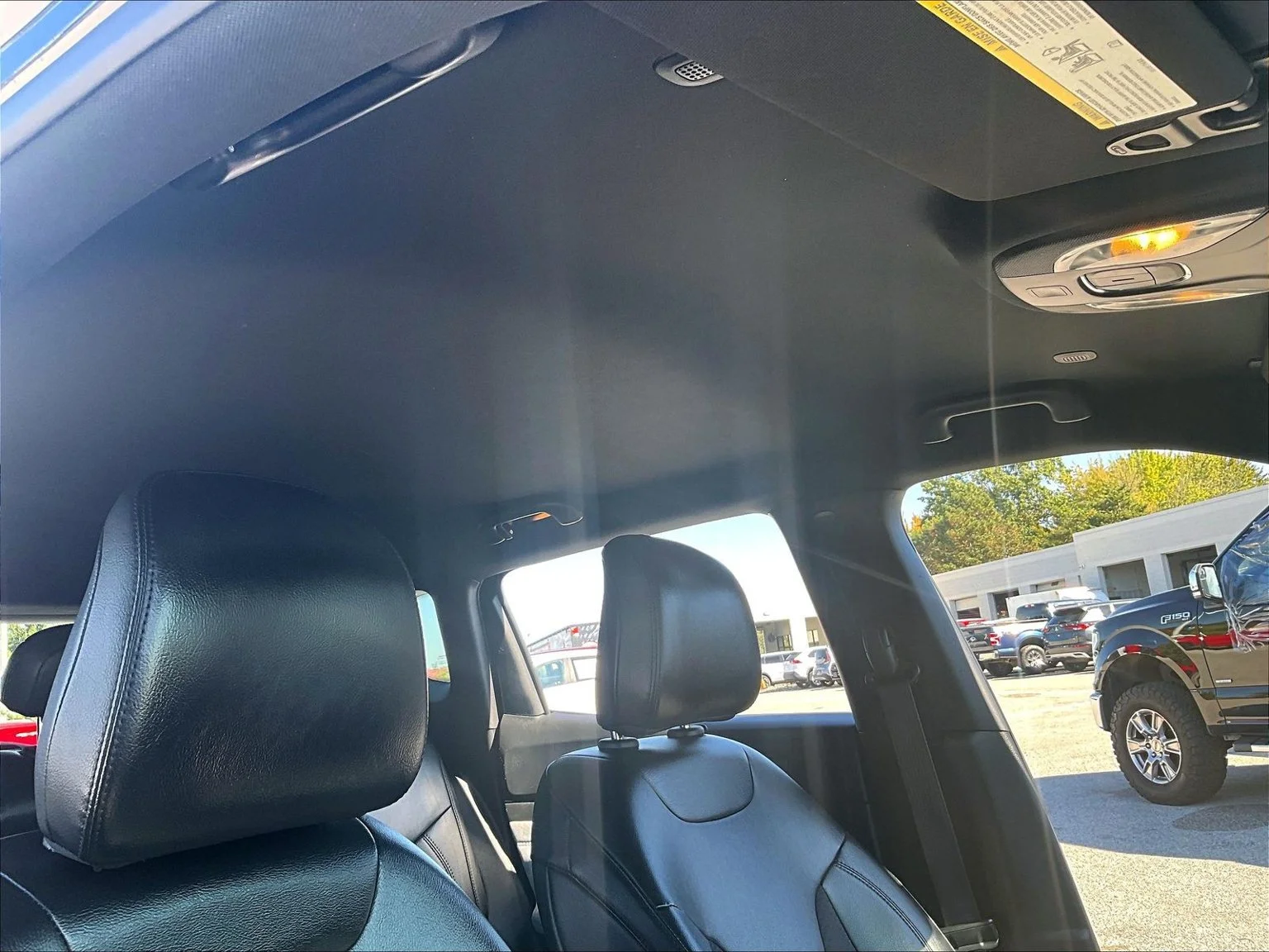 Used 2023 Black Jeep Latitude image 23
