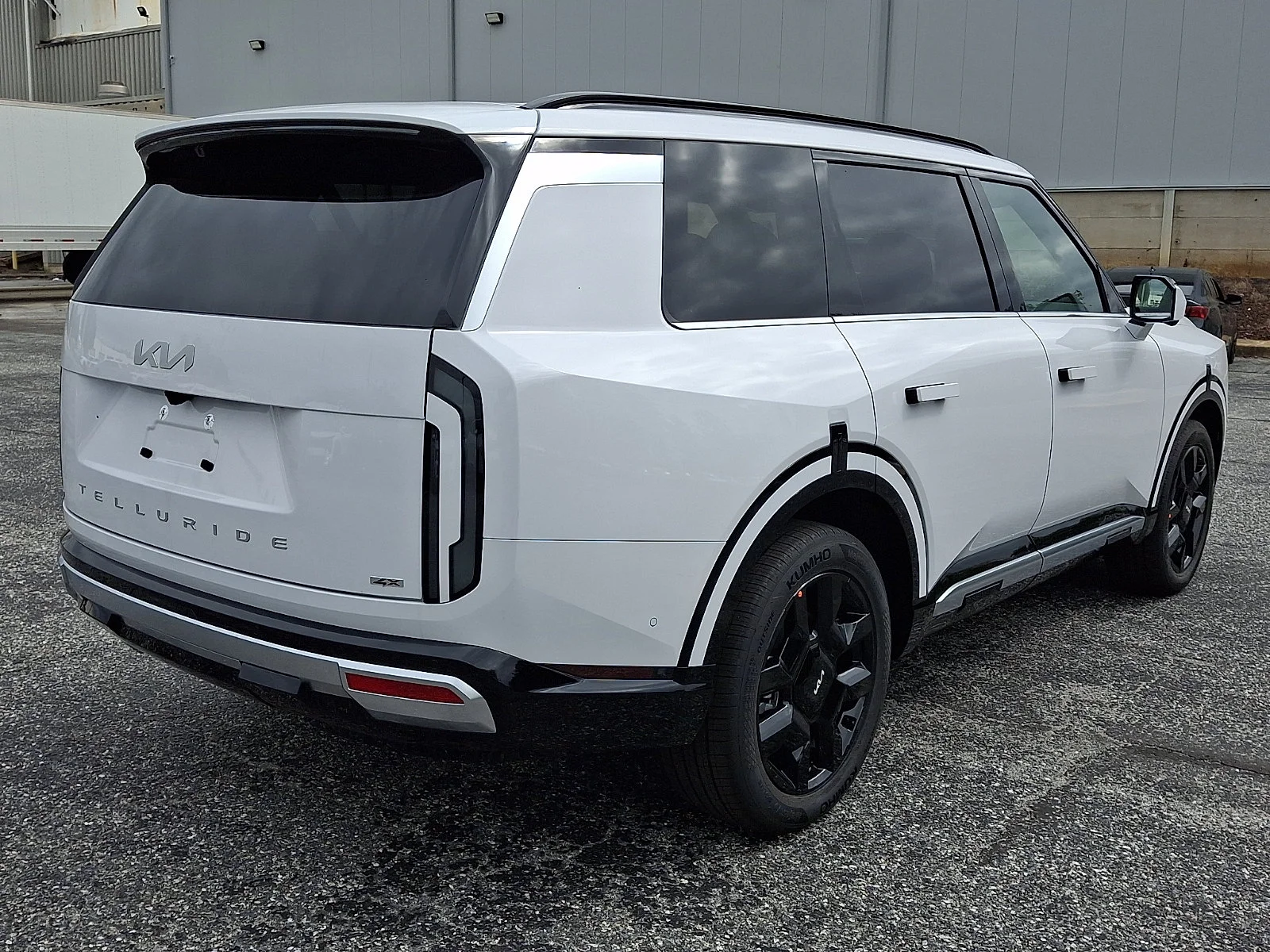 New 2027 White Kia SX Prestige image 7