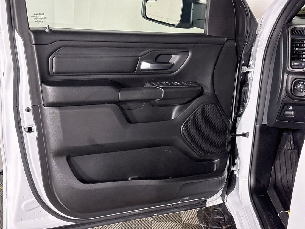 New 2026 Bright White Clear-Coat Exterior Paint RAM  image 10