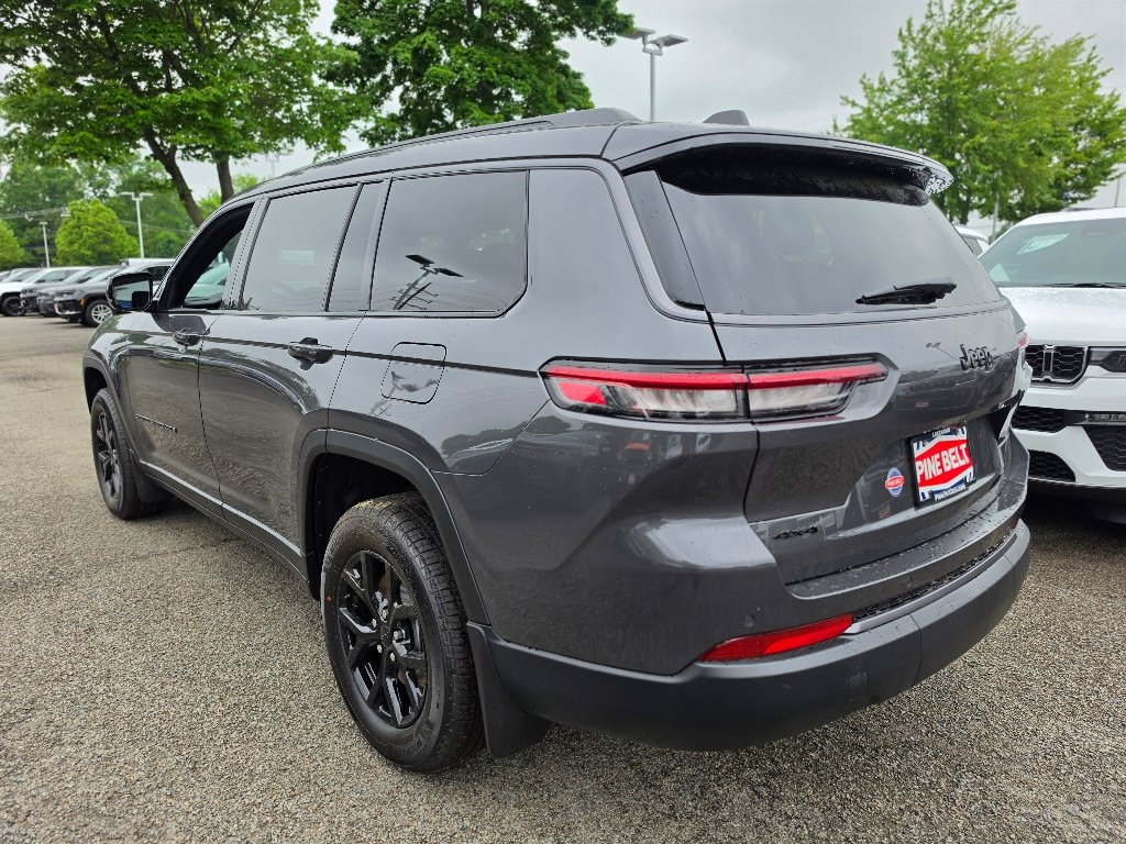 New 2026 Baltic Gray Metallic Clear-Coat Exterior Paint Jeep Altitude image 10