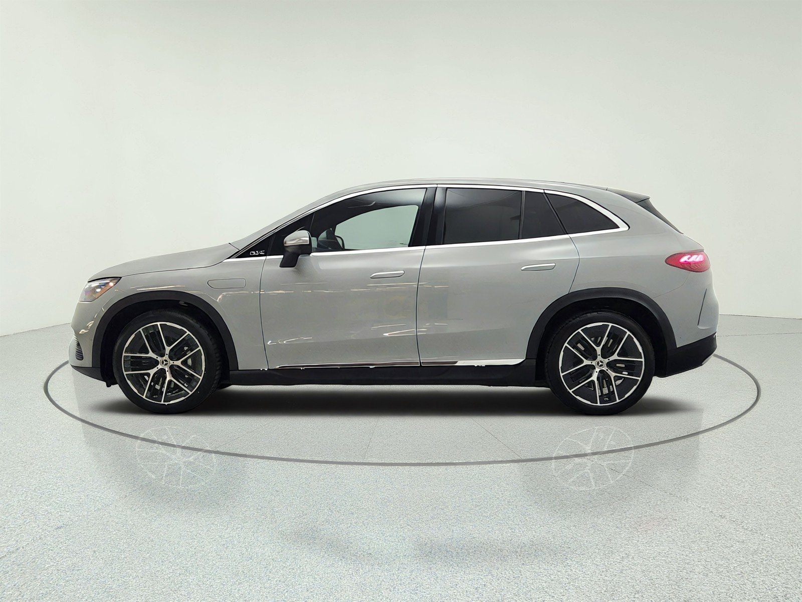 Used 2023 MANUFAKTUR Alpine Grey Mercedes-Benz EQE 350 4MATIC® SUV image 8