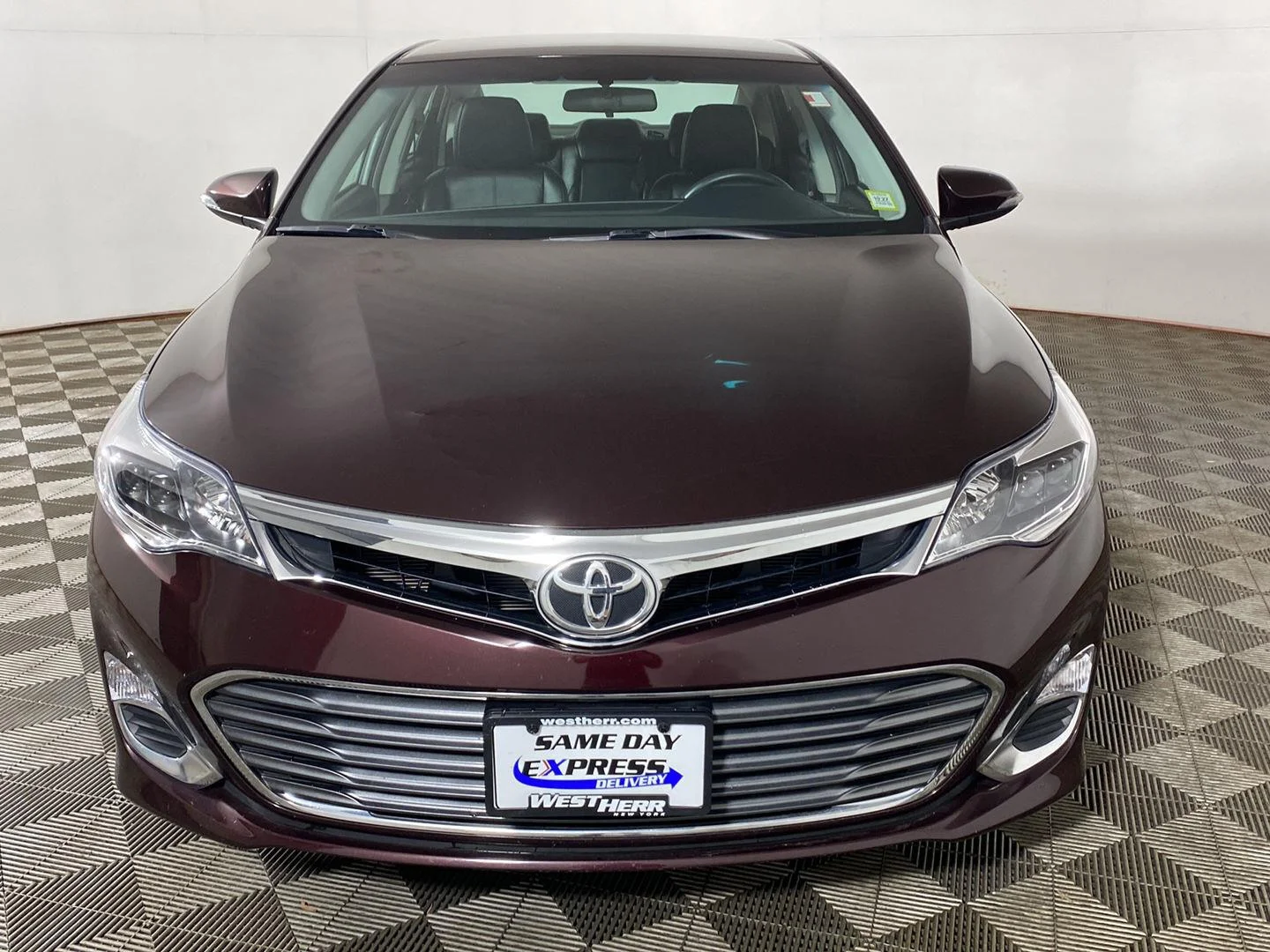 Used 2015 Sizzling Crimson Mica Toyota XLE image 23