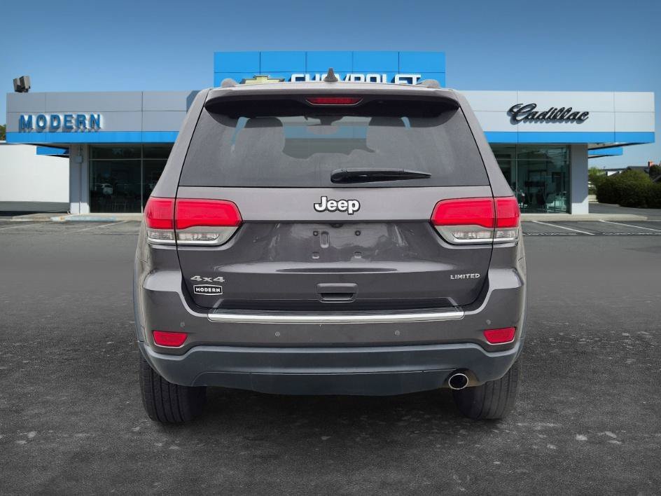 Used 2018 Granite Crystal Metallic Clearcoat Jeep Limited image 4