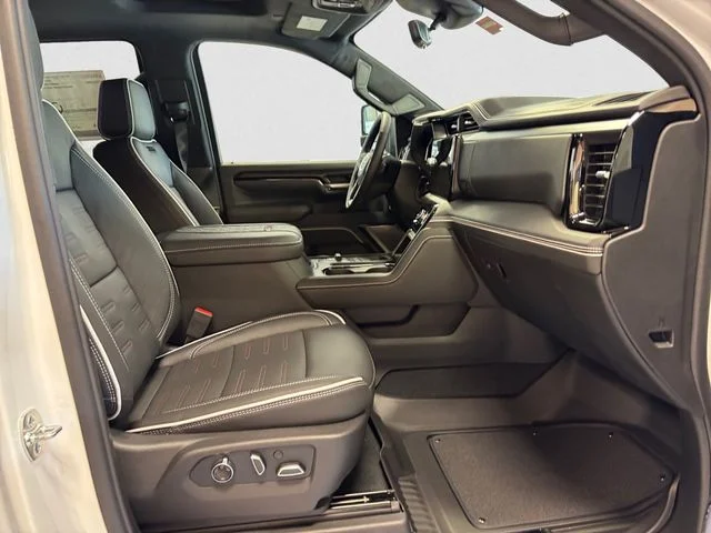 New 2026 White GMC AT4X image 16