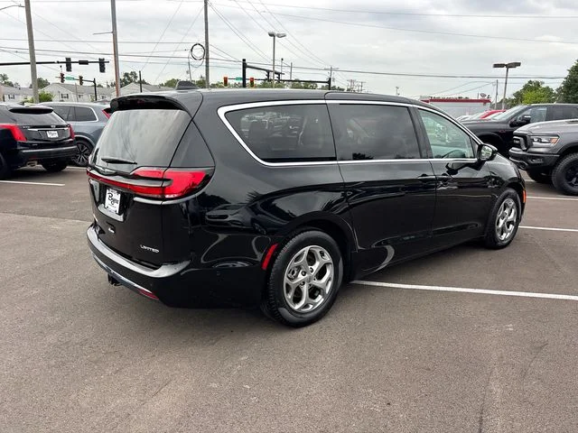 Used 2024 Black Chrysler Limited image 31