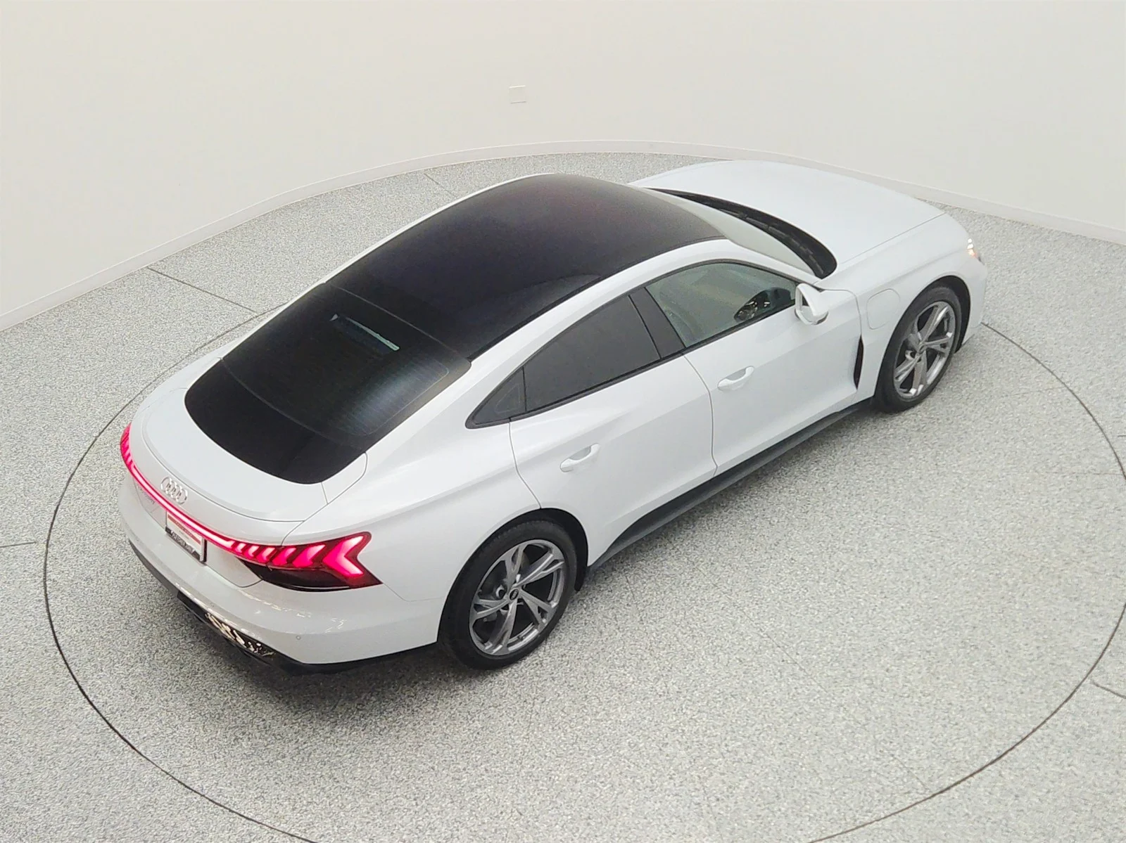 Used 2023 Suzuka Gray Metallic Audi quattro image 25