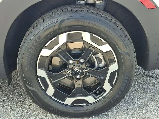 New 2026 White Hyundai SEL image 18