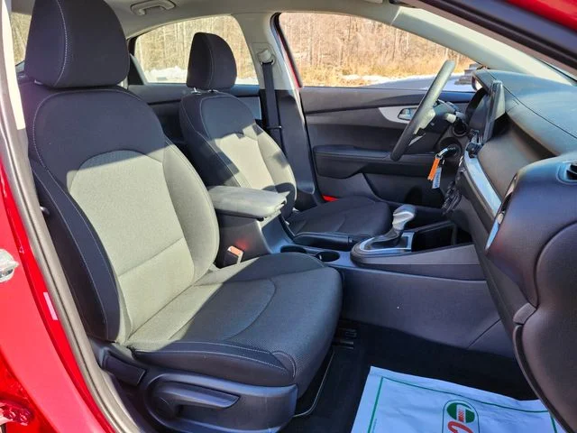 Used 2024 Red Kia LXS image 19
