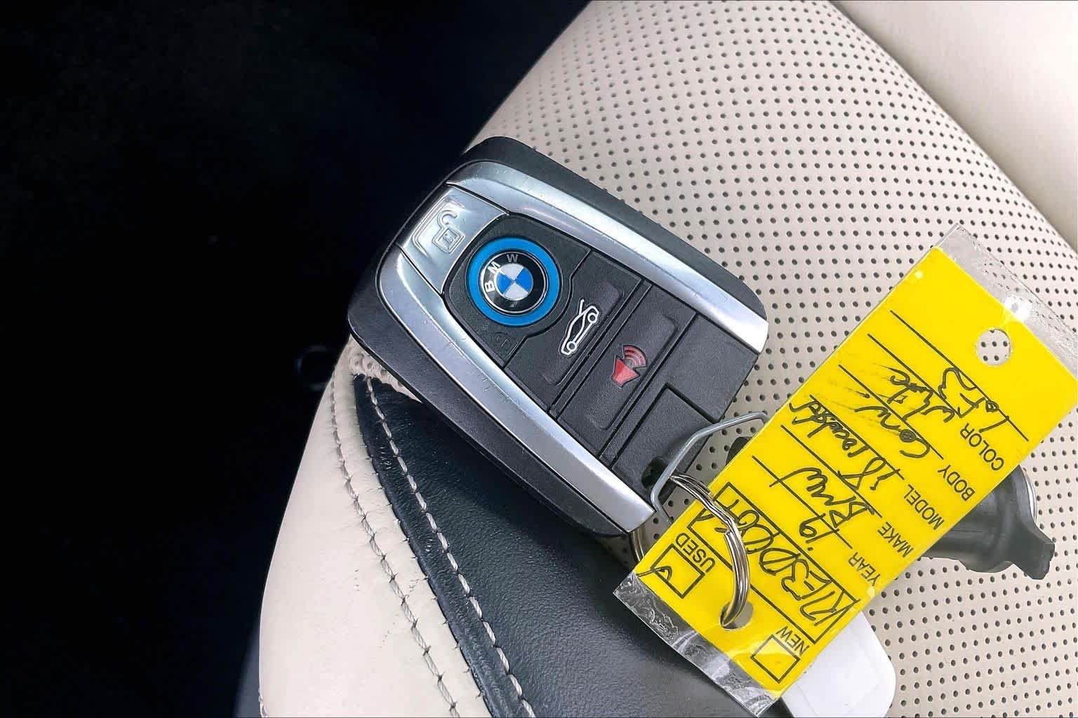 Used 2019 Crystal White Pearl Metallic w/Frozen Gray Accent BMW  image 13