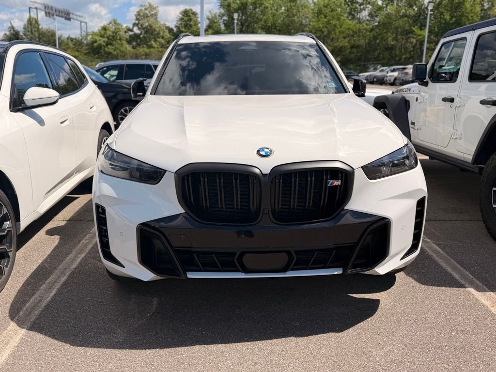 Certified Used 2025 Alpine White BMW M60i image 2