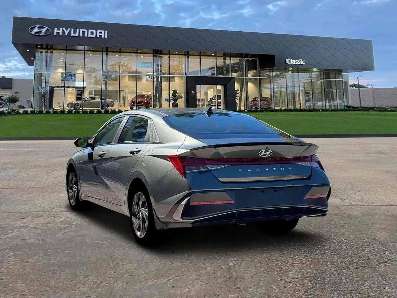 New 2026 Amazon Gray Pearl Hyundai SEL Sport Premium image 5