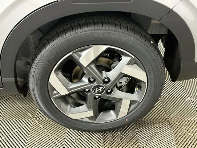 New 2026 Silver Hyundai SEL image 20