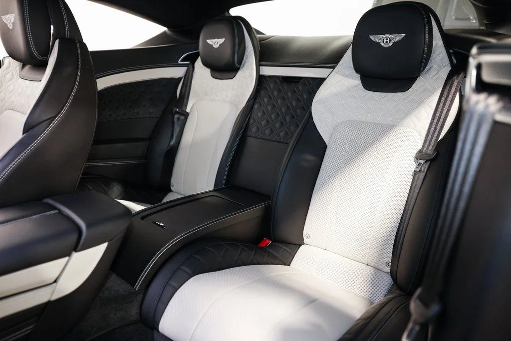 Used 2020 Blue Bentley V8 image 30