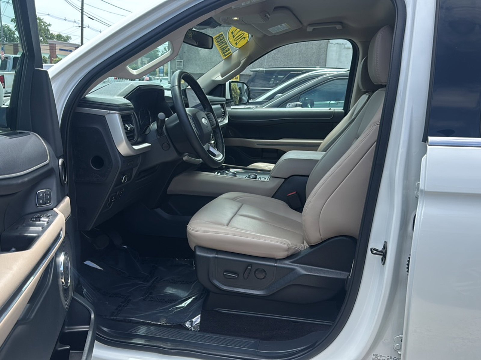 Used 2022 Star White Metallic Tri Coat Ford XLT image 12