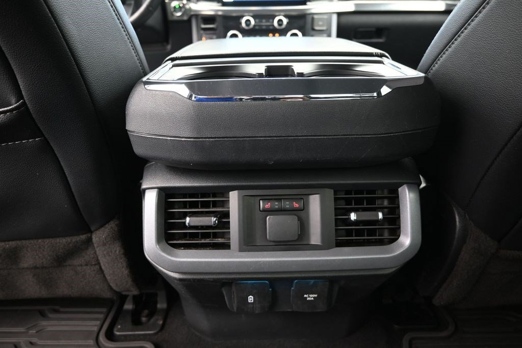 Used 2023 Gray Metallic Ford LARIAT image 14