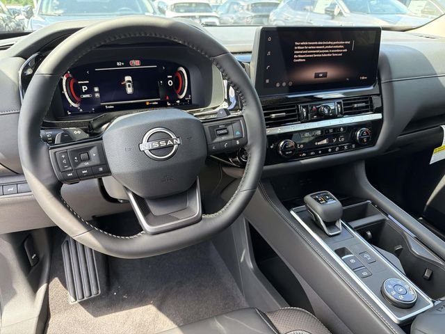 New 2026 Everest White Pearl TriCoat Nissan SL image 16
