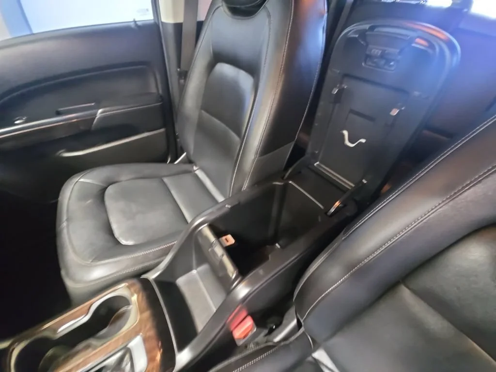 Used 2018 SATIN STEEL METALLIC GMC 4WD SLT image 29