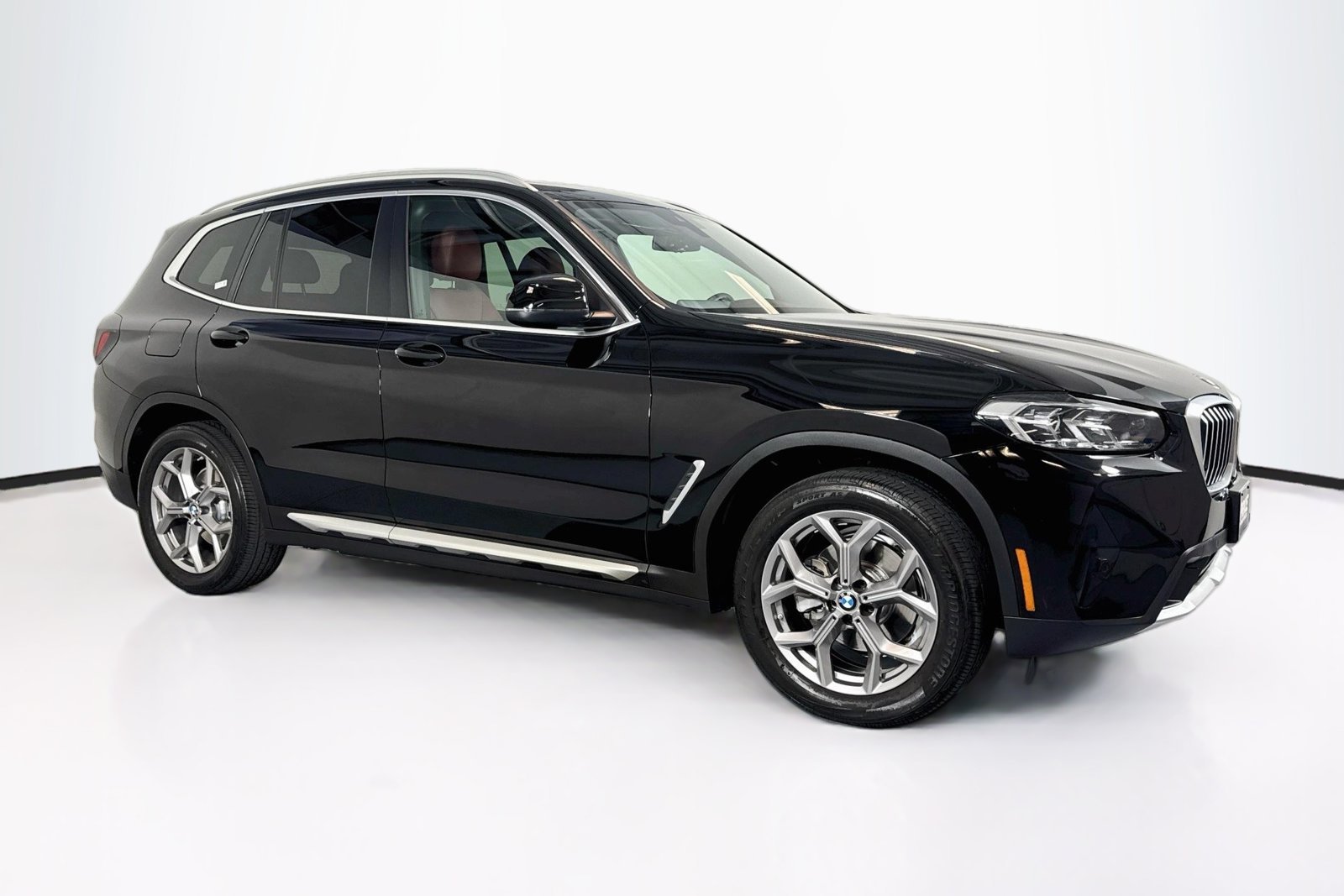 Used 2023 Jet Black BMW sDrive30i image 3