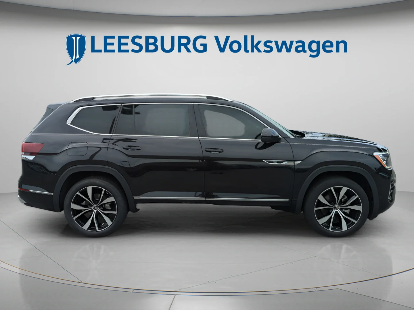 Used 2026 Deep Black Volkswagen 2.0T SEL Premium R-Line image 3