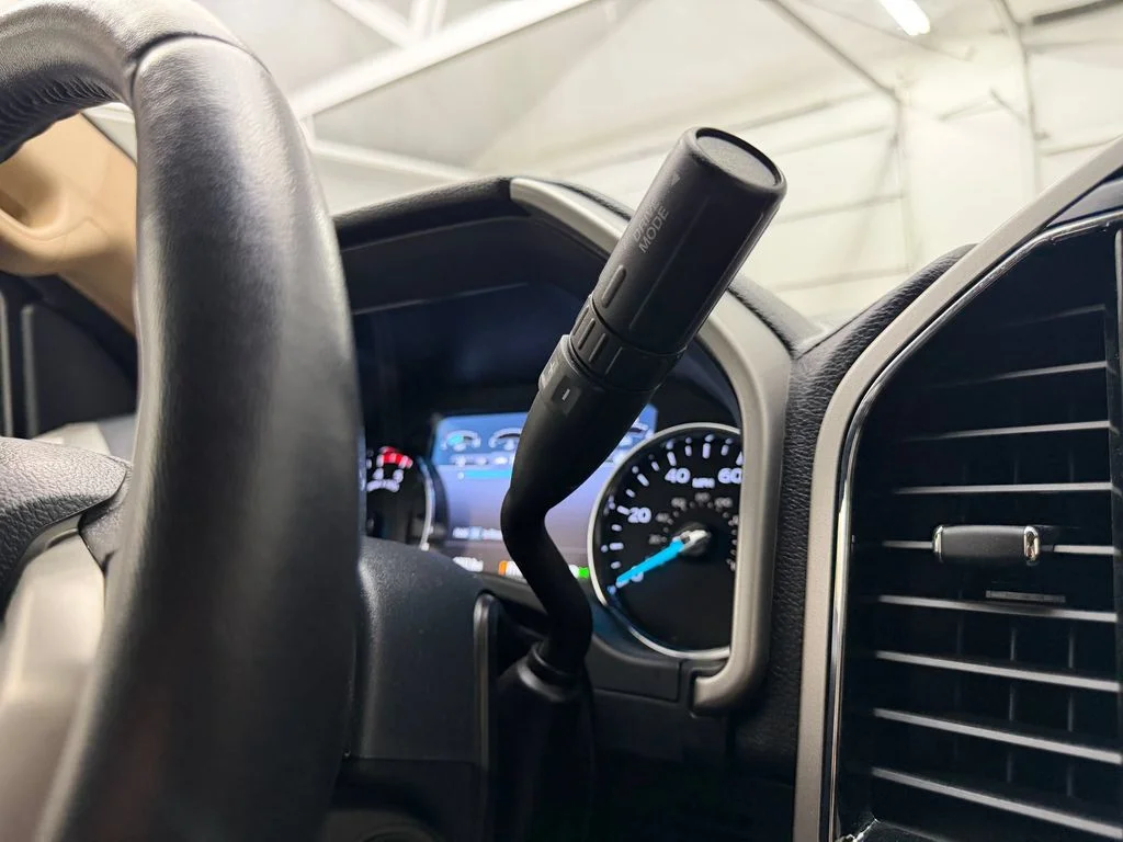 Used 2022 Oxford White Ford LARIAT image 29