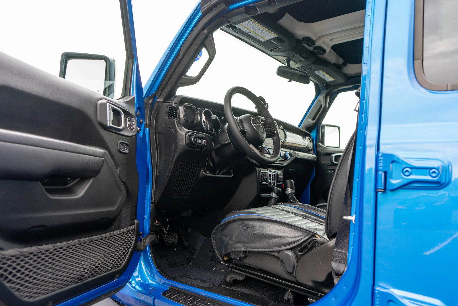 Used 2022 Hydro Blue Pearl Coat Jeep Unlimited Sport Altitude image 14