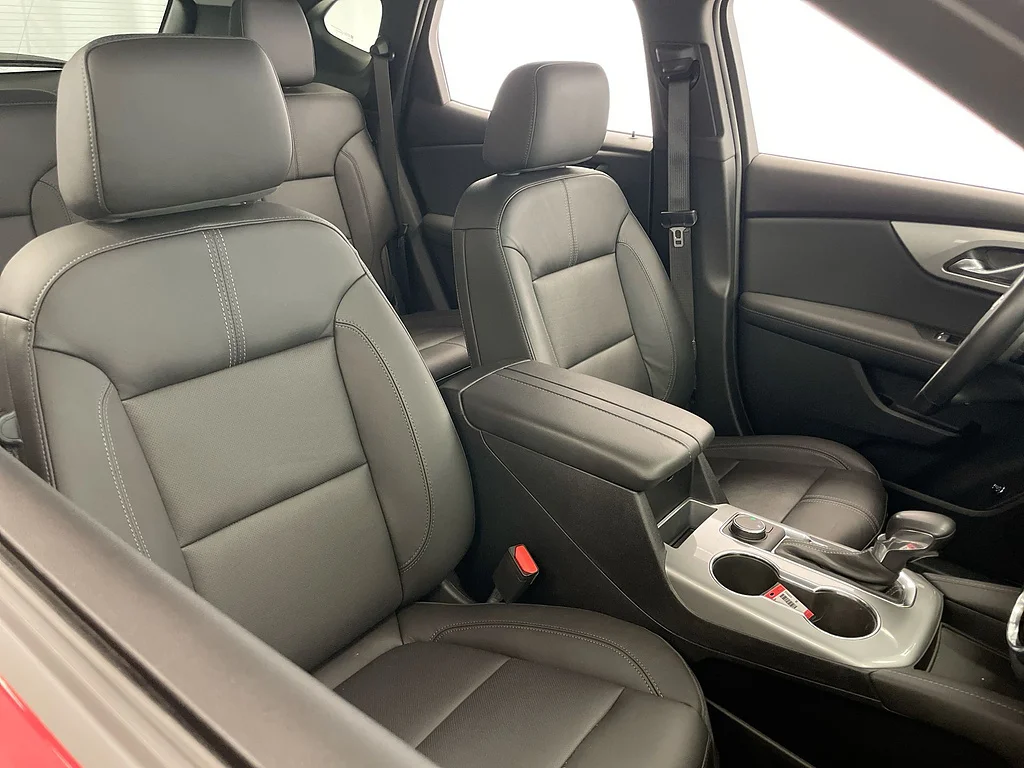 Used 2020 RED Chevrolet LT image 27